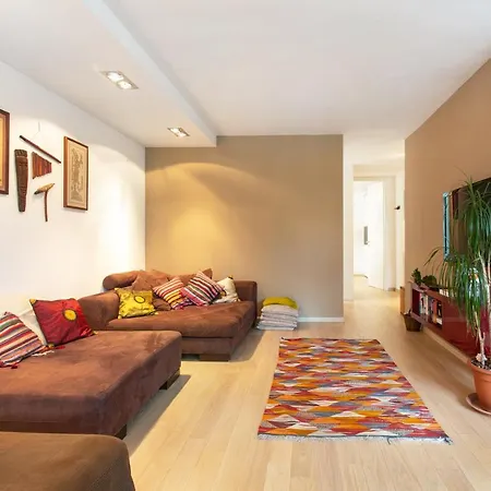 Spacious Riverbank With A Balcony And A Garage