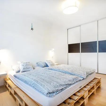 Spacious Riverbank With A Balcony And A Garage Appartement Ljubljana