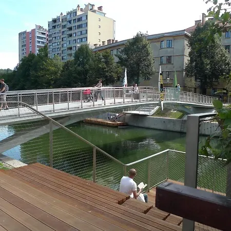Spacious Riverbank With A Balcony And A Garage Appartement *
