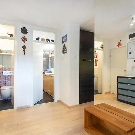 Spacious Riverbank With A Balcony And A Garage Lejlighed *
